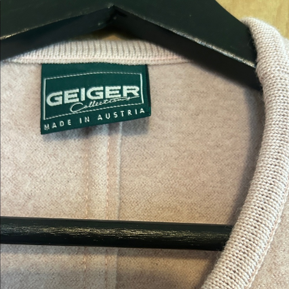 Geiger of Austria Pink Women's Wool Jacket - Picture 2 of 9